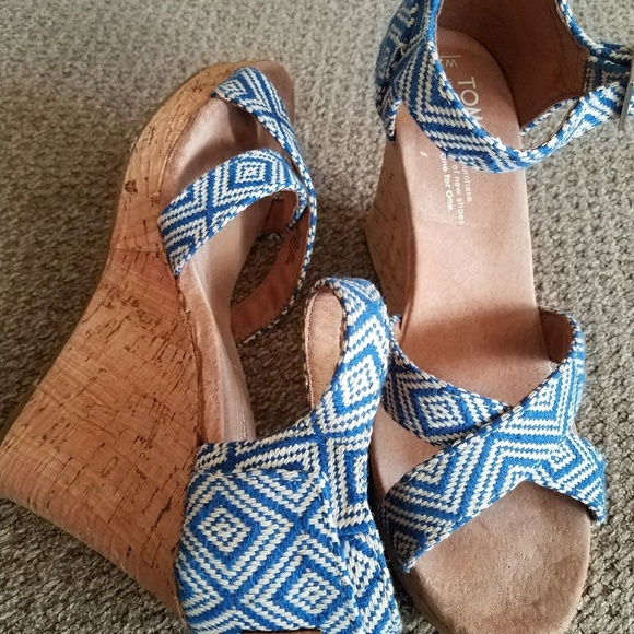 Tom's - Picture 2 of 4